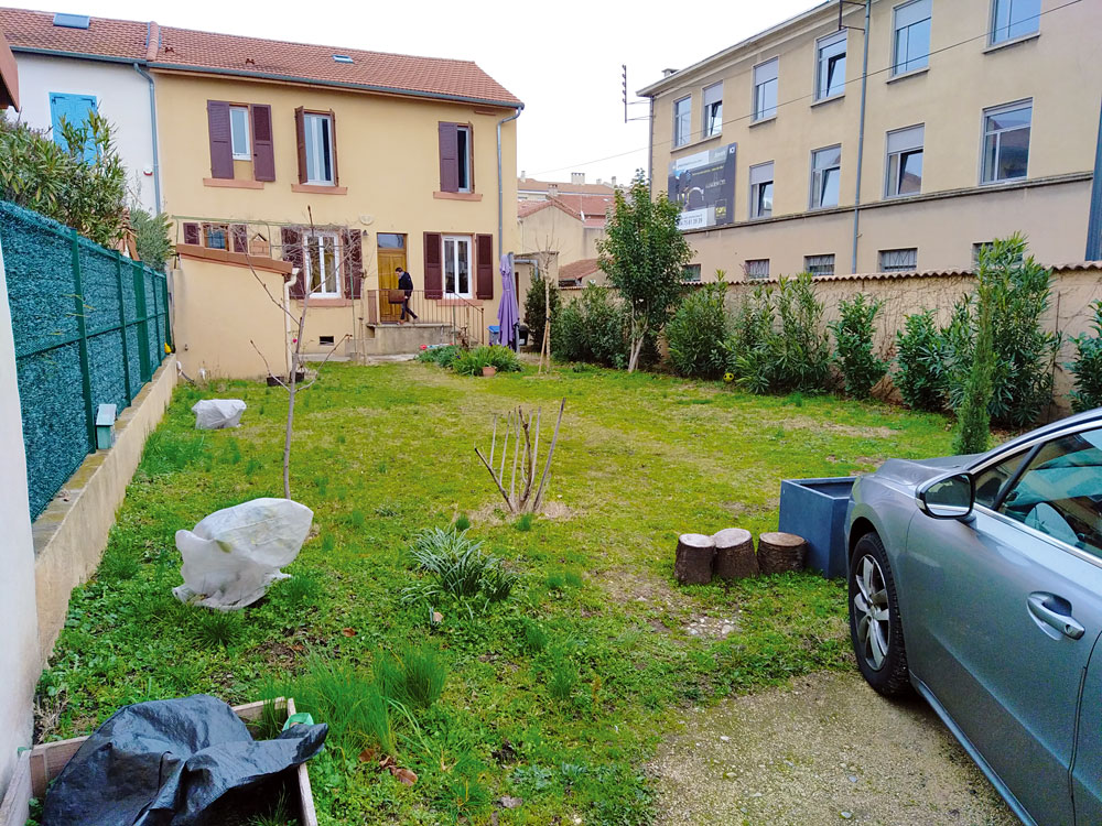 Amnagement et rnovation d'un jardin et parking en ville  Romans sur Isre et sur Valence