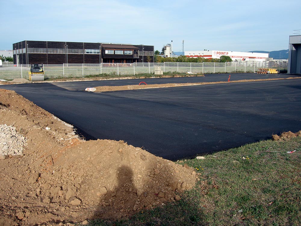 Amnagement de parking d'entreprise (avant)