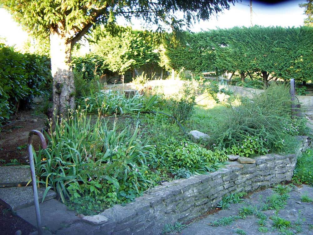 Amnagement d'un talus : Avant amnagement - Les Jardins de Bastide