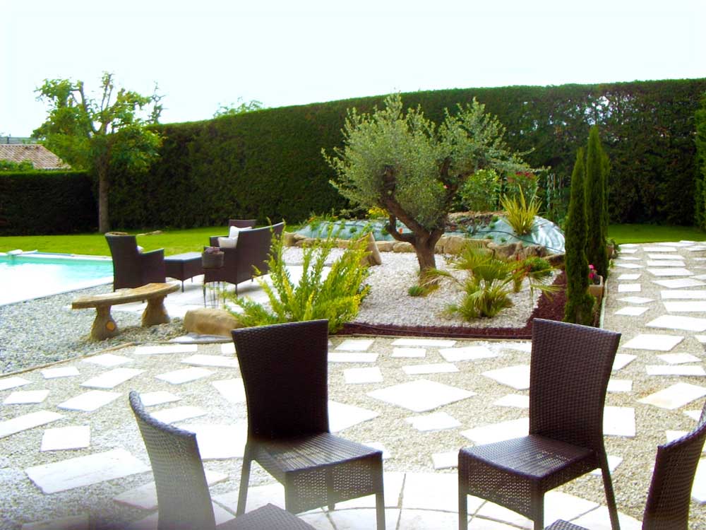 Amnagement autours d'une piscine : Amnagement termin - Les Jardins de Bastide