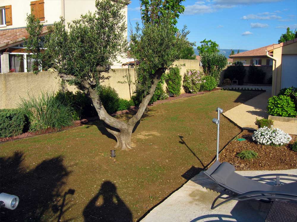 Pelouse seme et alle en polinas - Les Jardins de Bastide