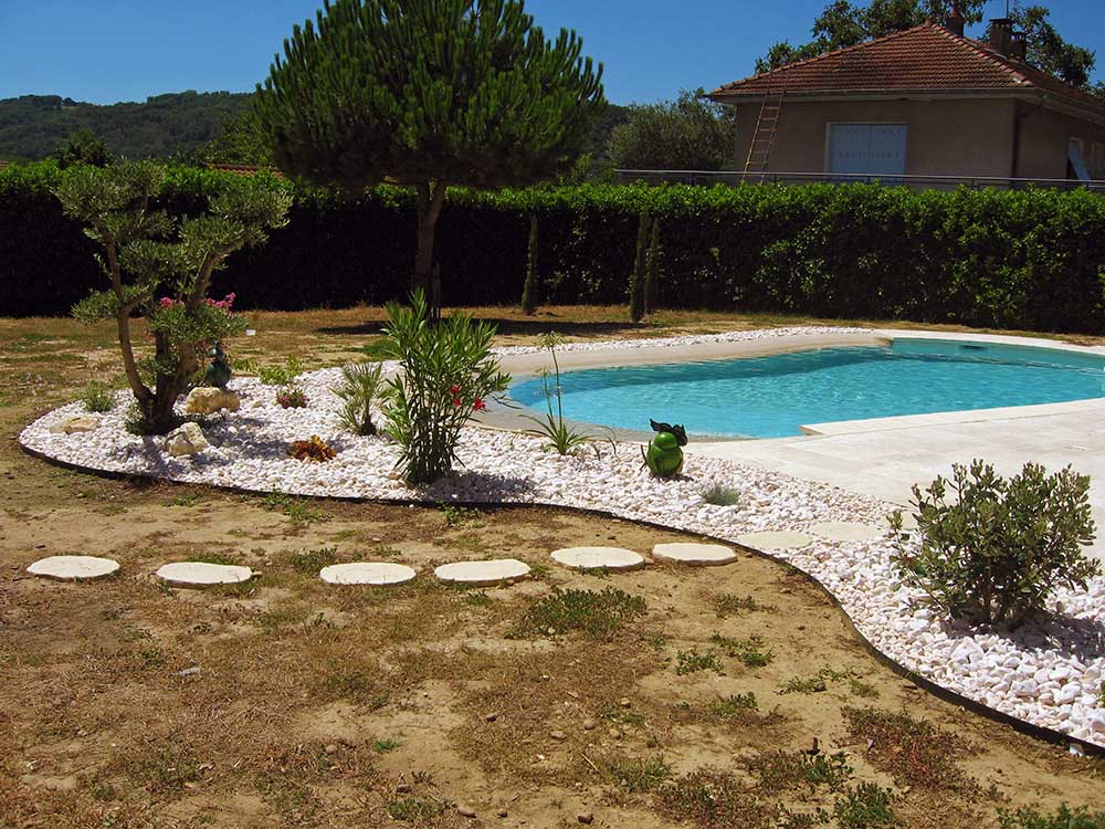 Rendu final, gazon  suivre... - Les Jardins de Bastide